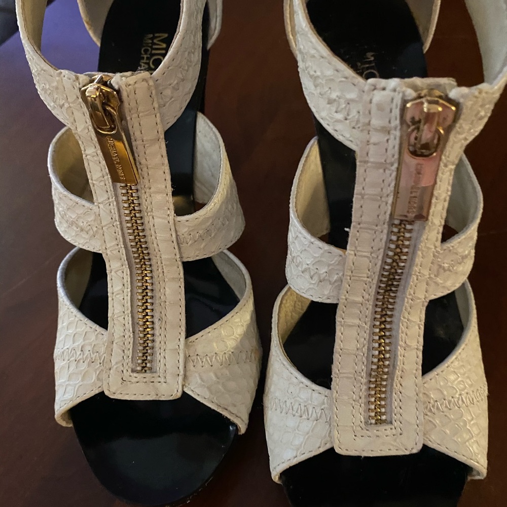 MICHAEL KORS Ivory Heels